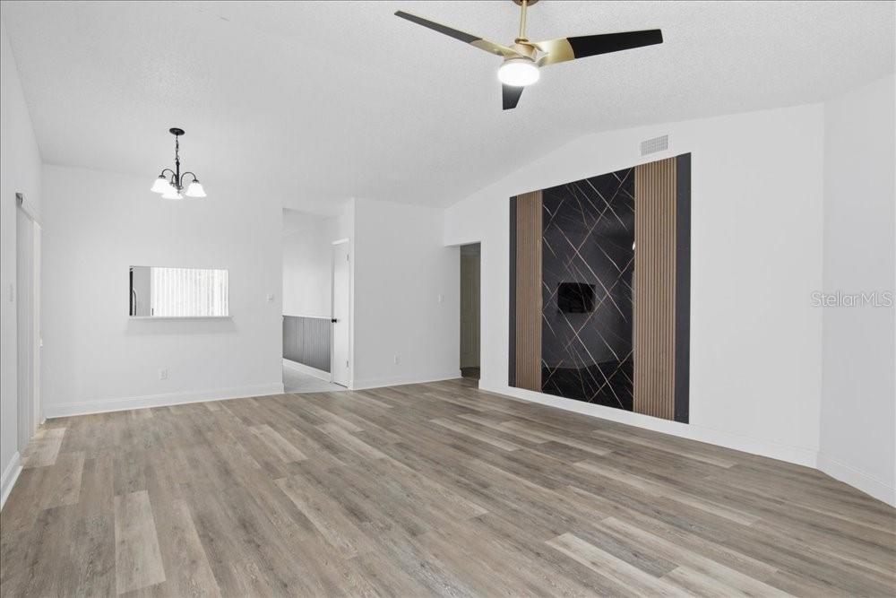 SPRING PINES VILLAS - Residential