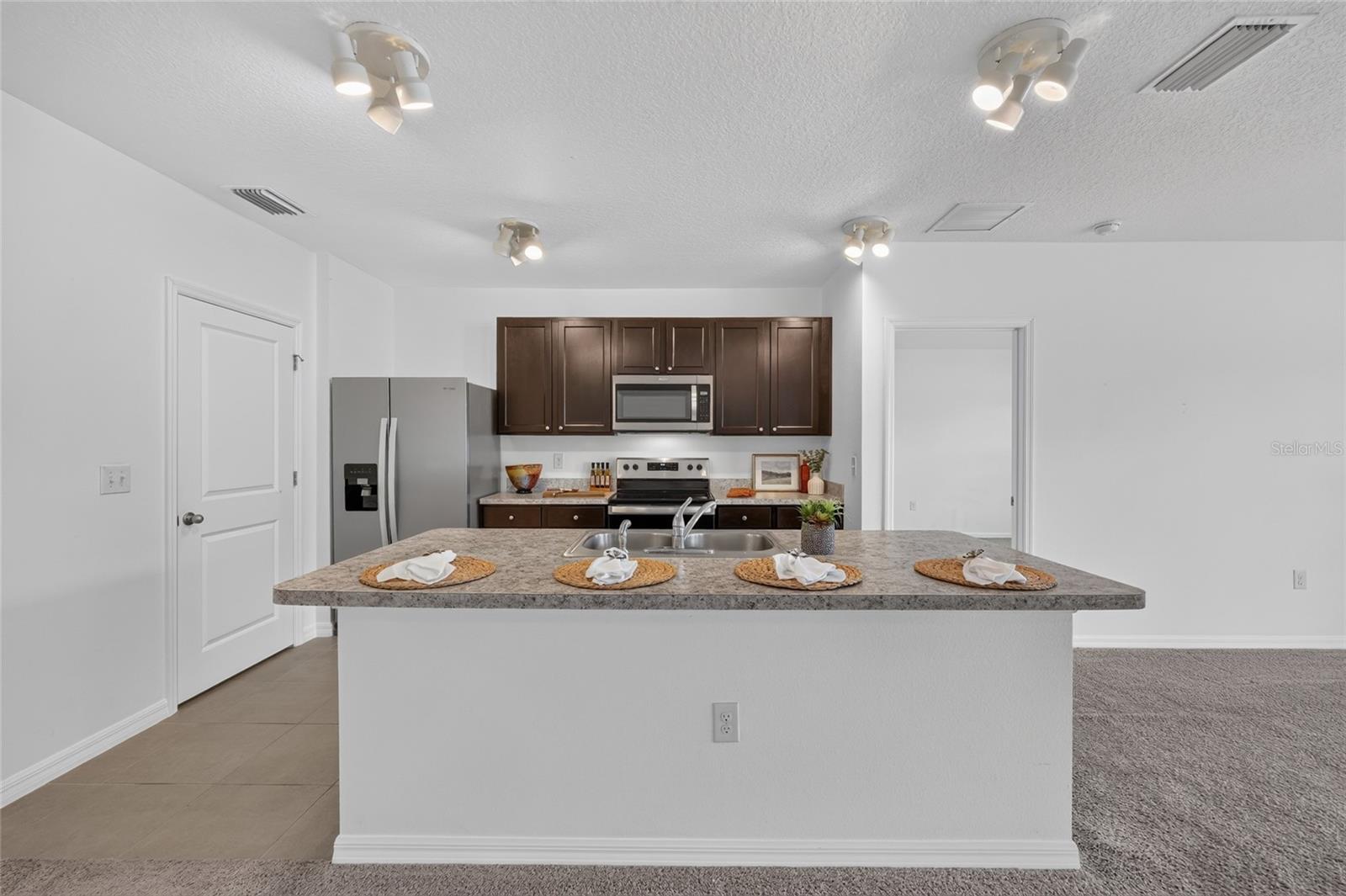 COBBLESTONE NORTH - Residential