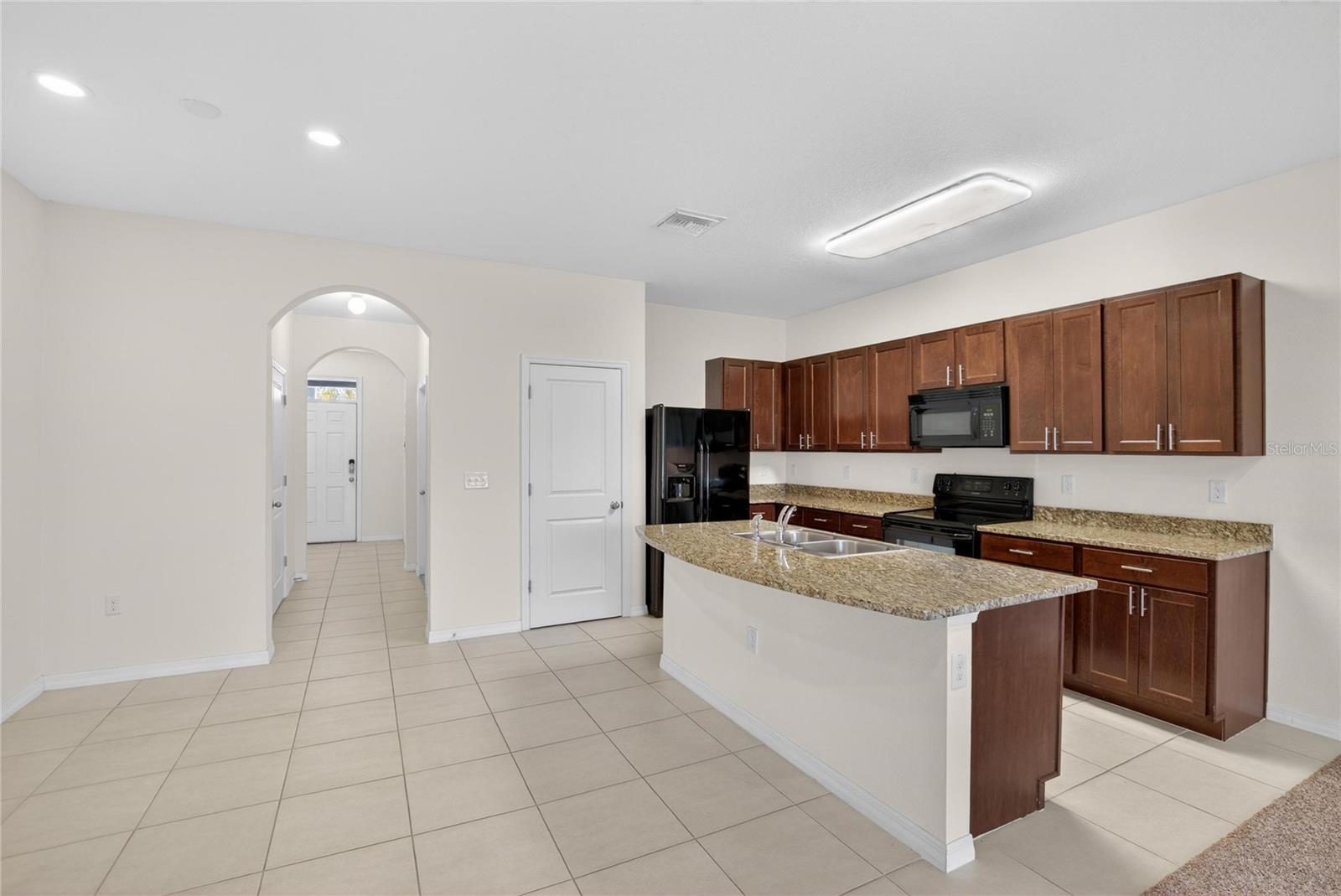 EAGLE PALM PH 4A - Residential Lease