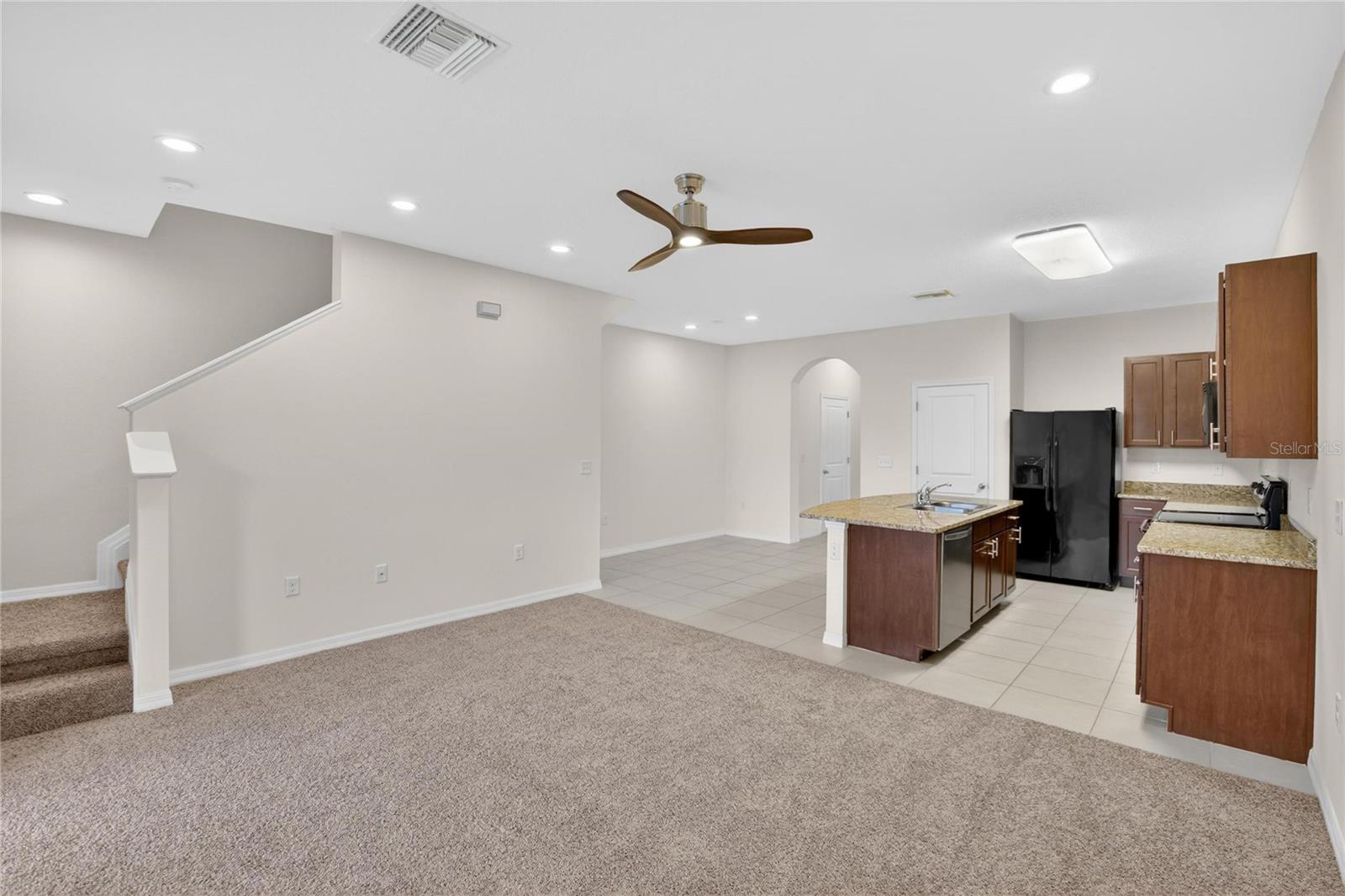 EAGLE PALM PH 4A - Residential Lease