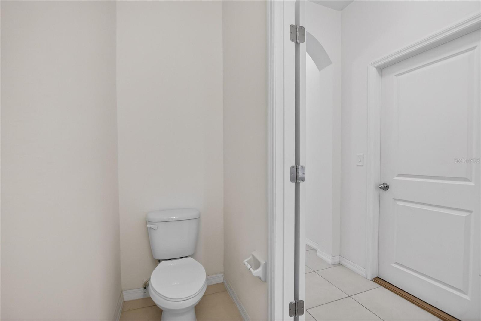 EAGLE PALM PH 4A - Residential Lease
