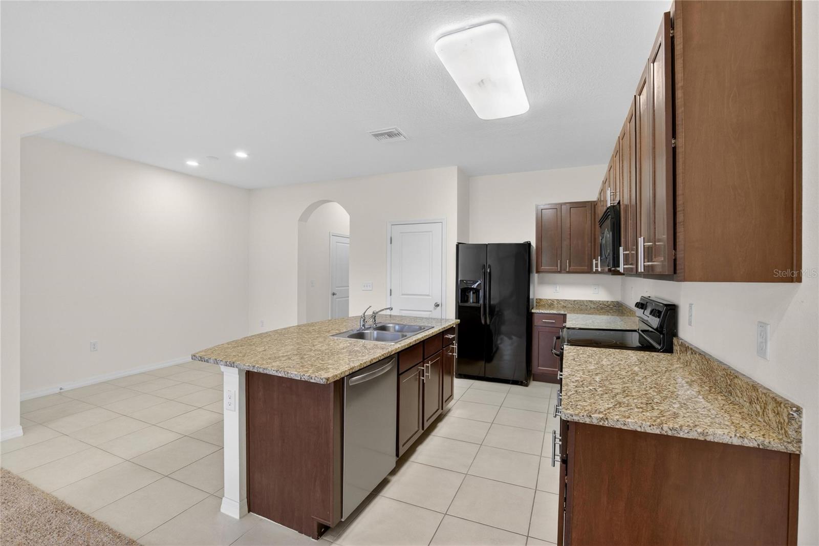 EAGLE PALM PH 4A - Residential Lease
