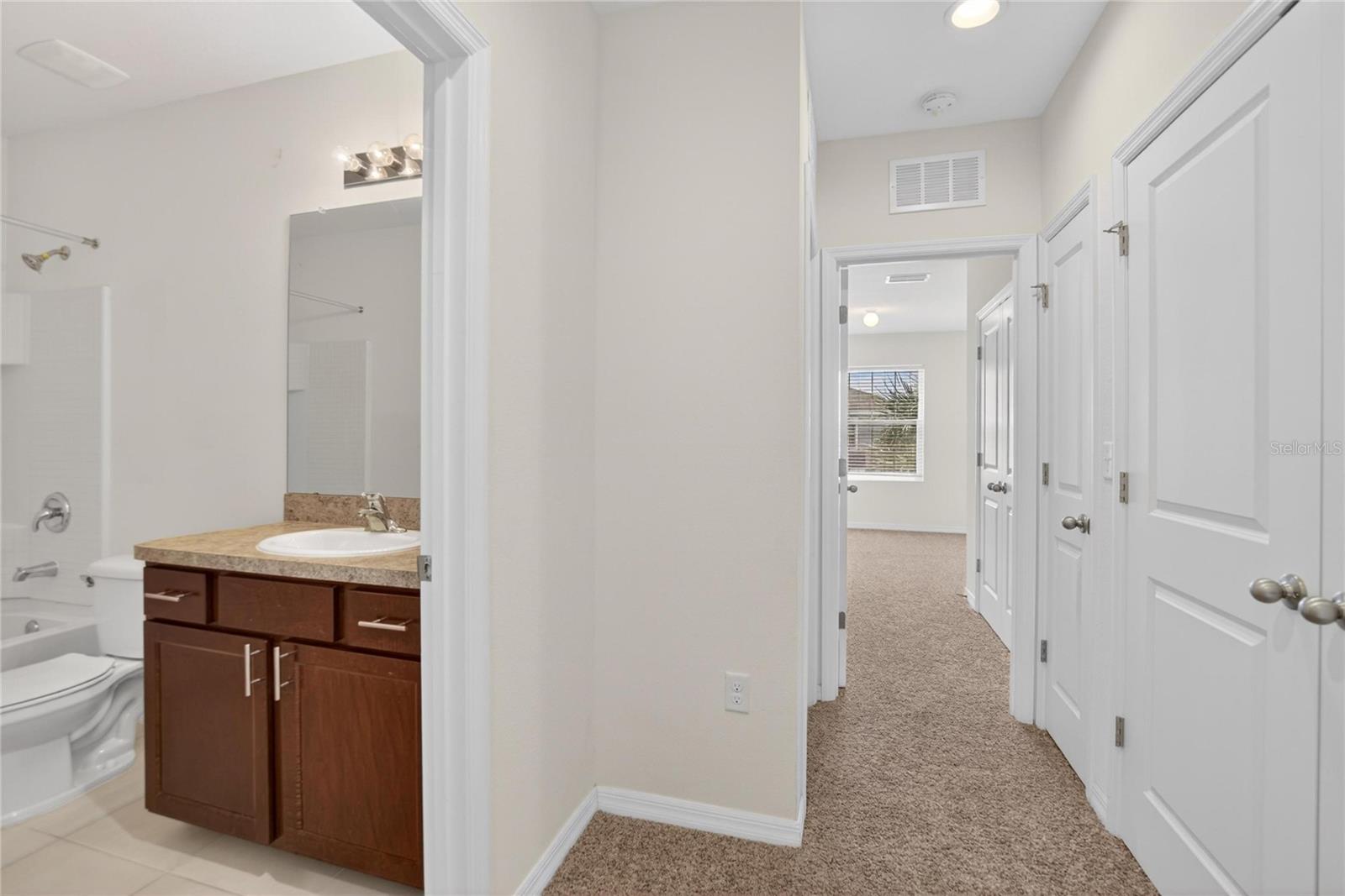 EAGLE PALM PH 4A - Residential Lease