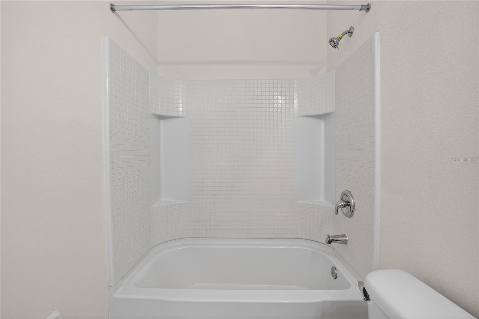 EAGLE PALM PH 4A - Residential Lease