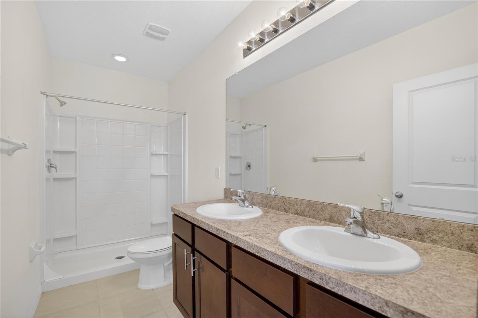 EAGLE PALM PH 4A - Residential Lease