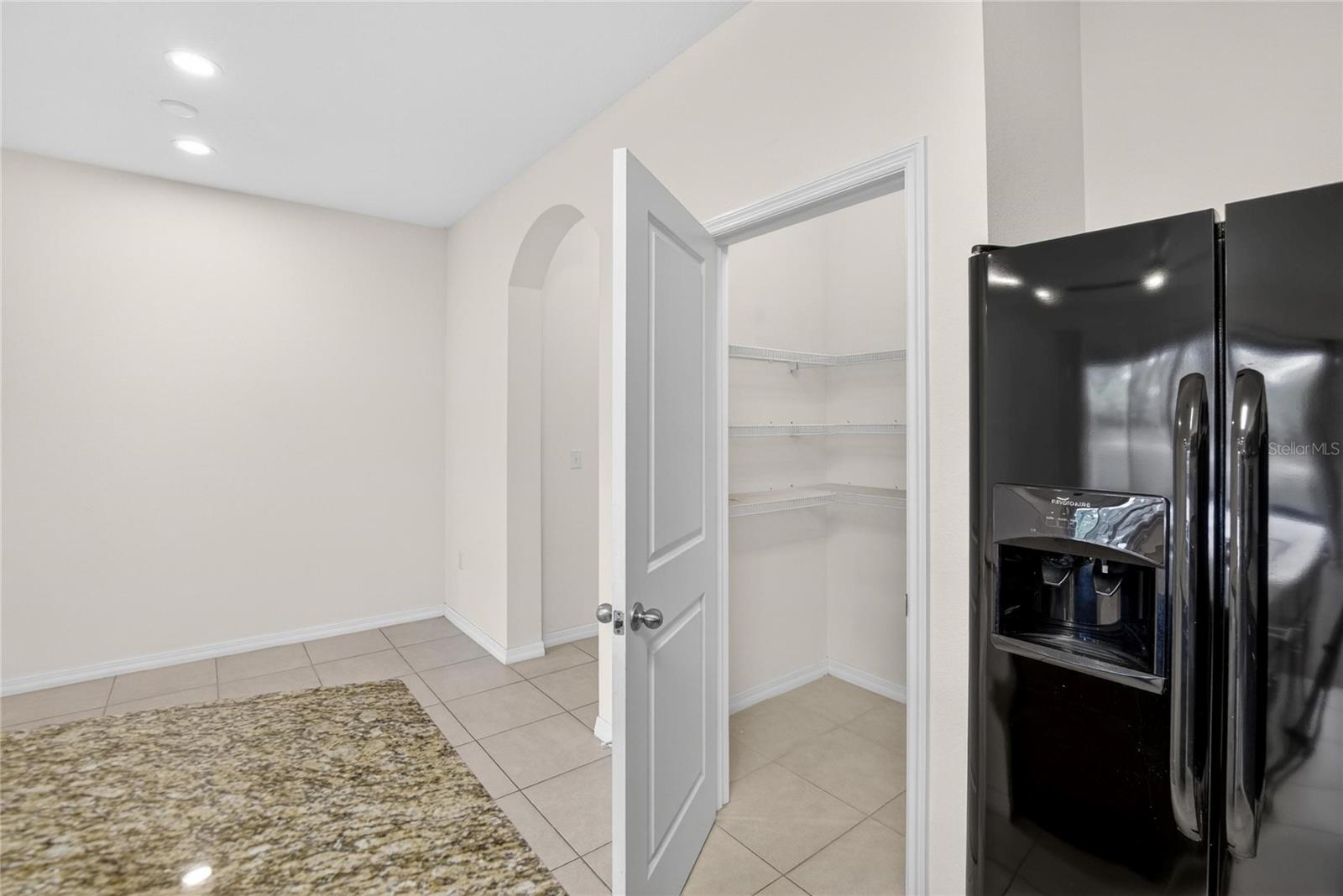 EAGLE PALM PH 4A - Residential Lease