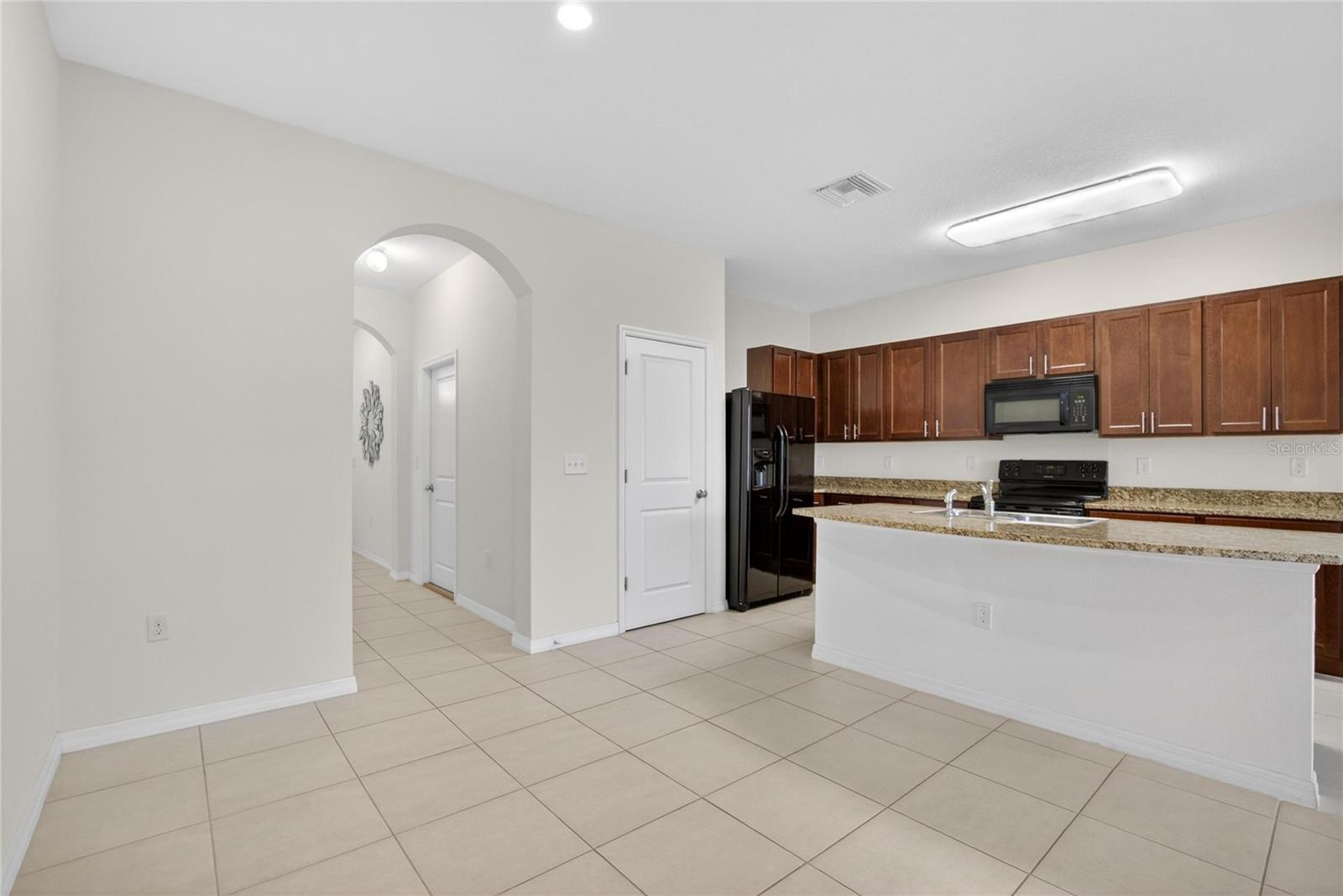 EAGLE PALM PH 4A - Residential Lease