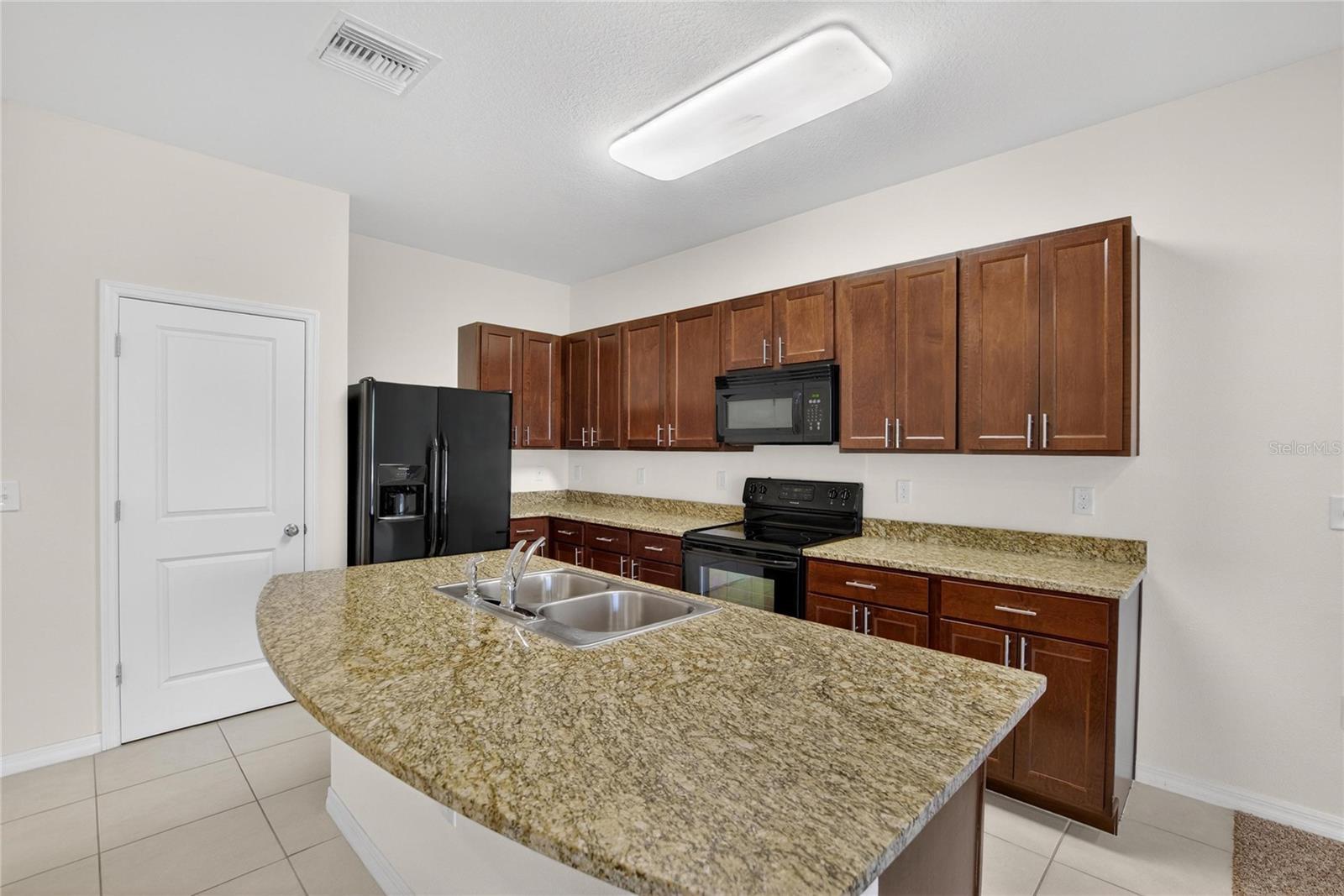 EAGLE PALM PH 4A - Residential Lease