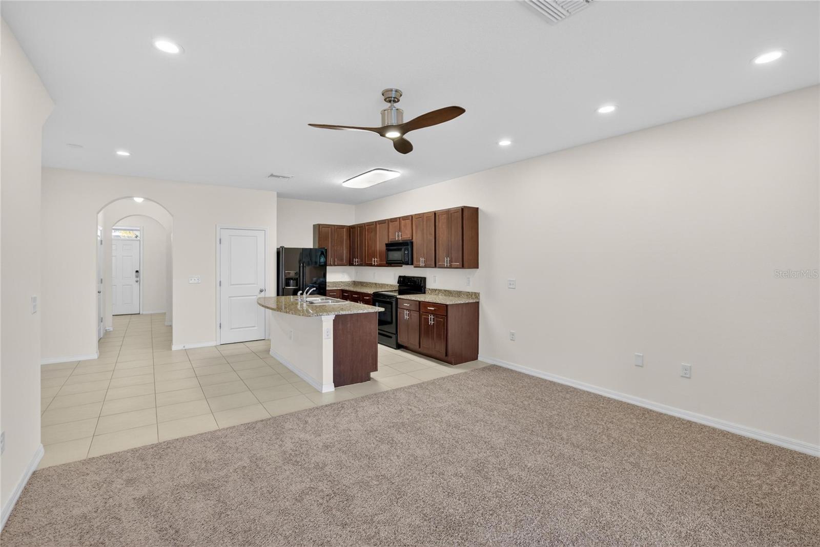 EAGLE PALM PH 4A - Residential Lease