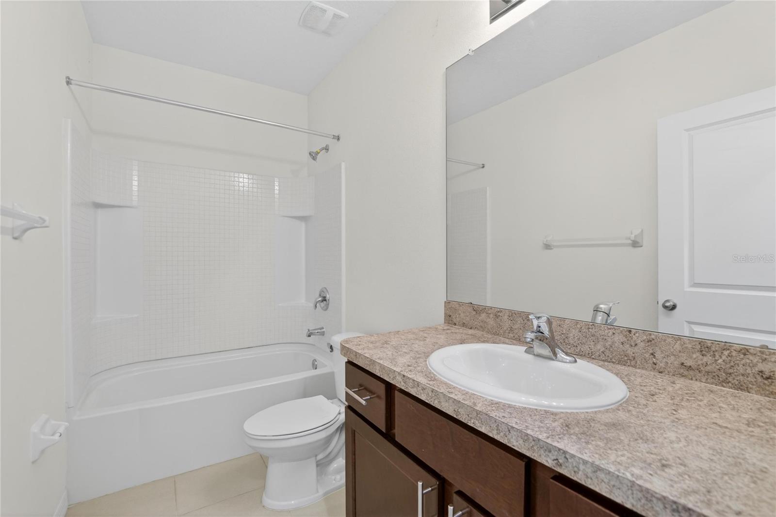 EAGLE PALM PH 4A - Residential Lease