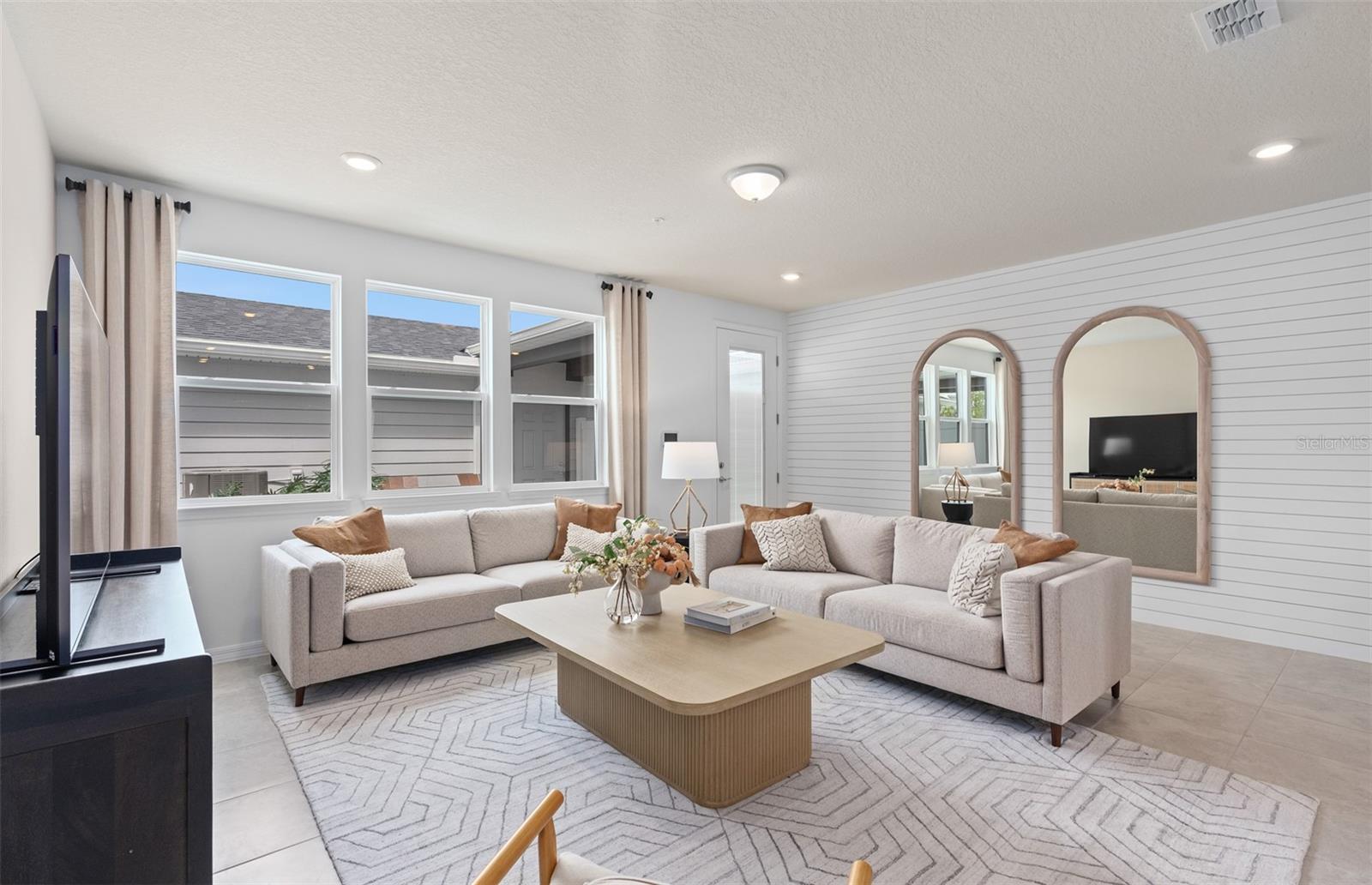 LAKEHAVEN ESTATES - Residential