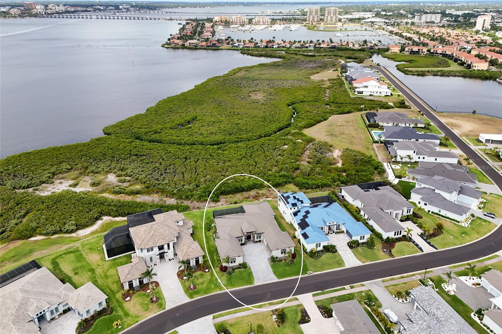 SANCTUARY COVE - Residential