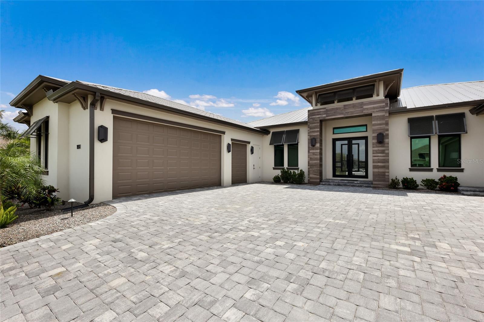 SANCTUARY COVE - Residential