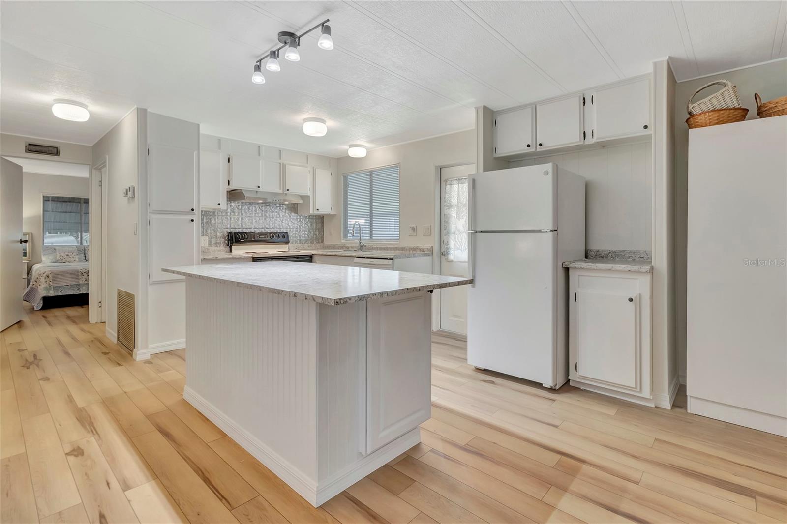 CLERMONT EMERALD LAKES CO-OP LT 01 - Residential