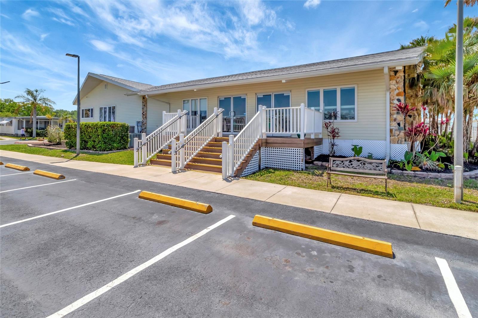 CLERMONT EMERALD LAKES CO-OP LT 01 - Residential