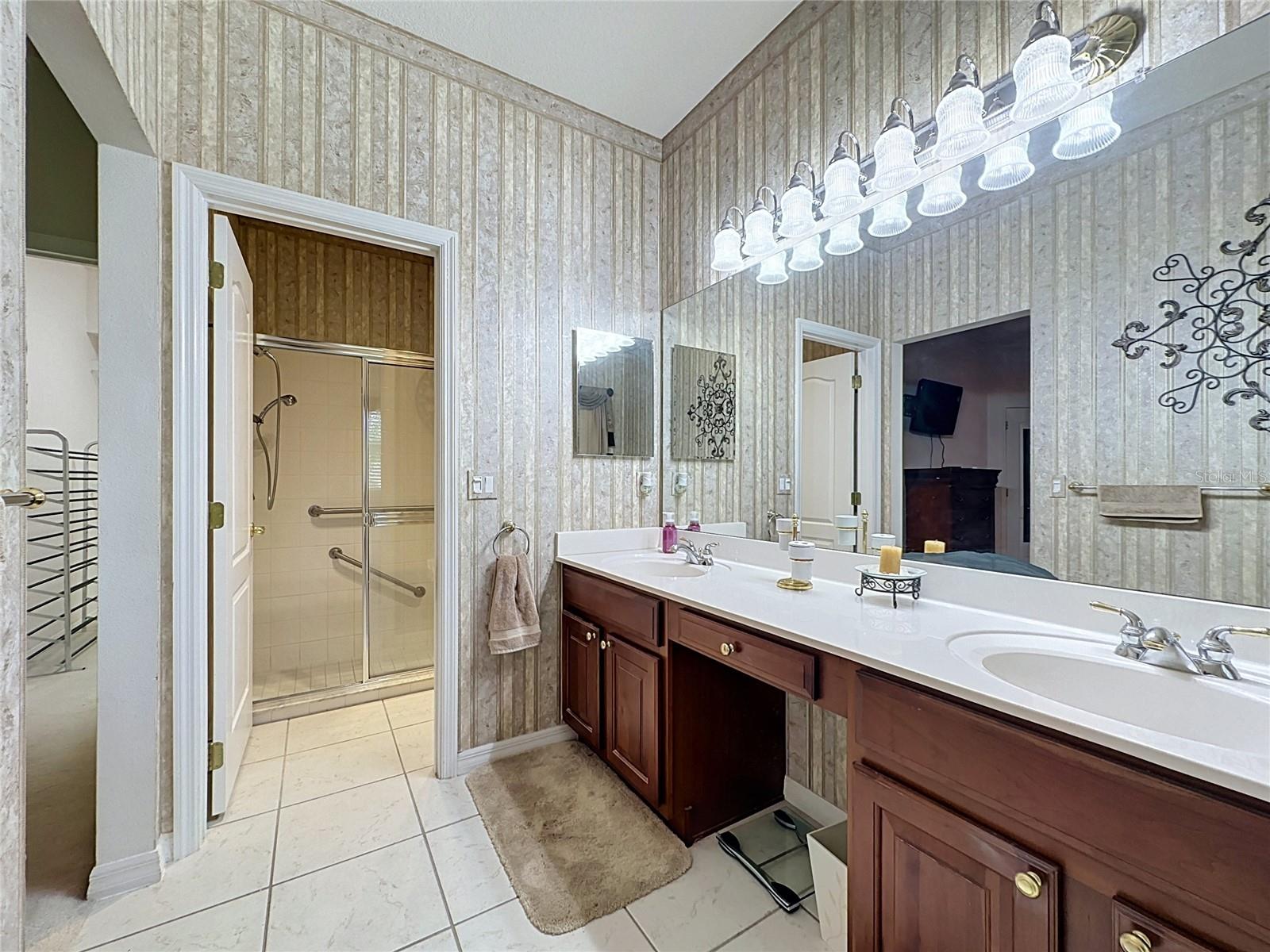 KINGS RIDGE - Residential