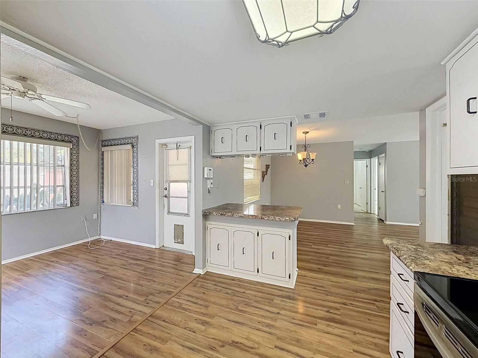 THE LAKES - Residential