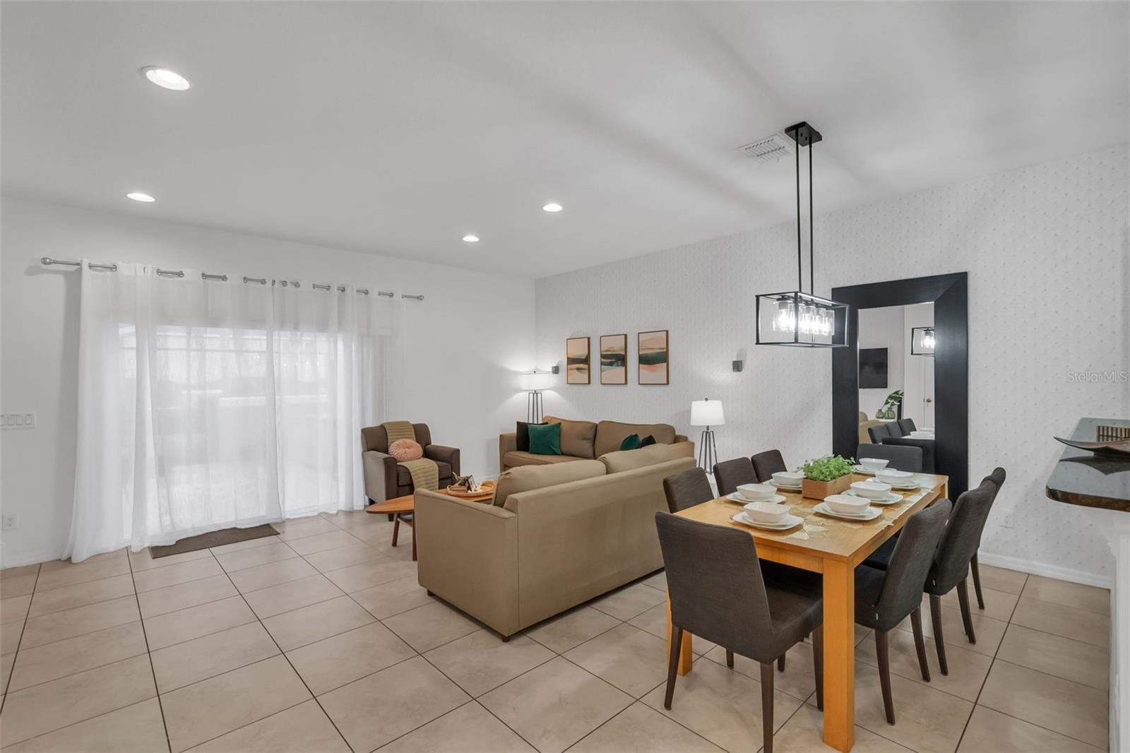ENCANTADA PH 02 - Residential