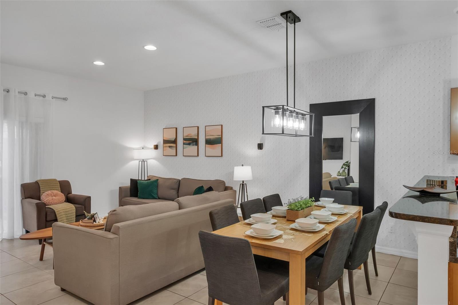 ENCANTADA PH 02 - Residential