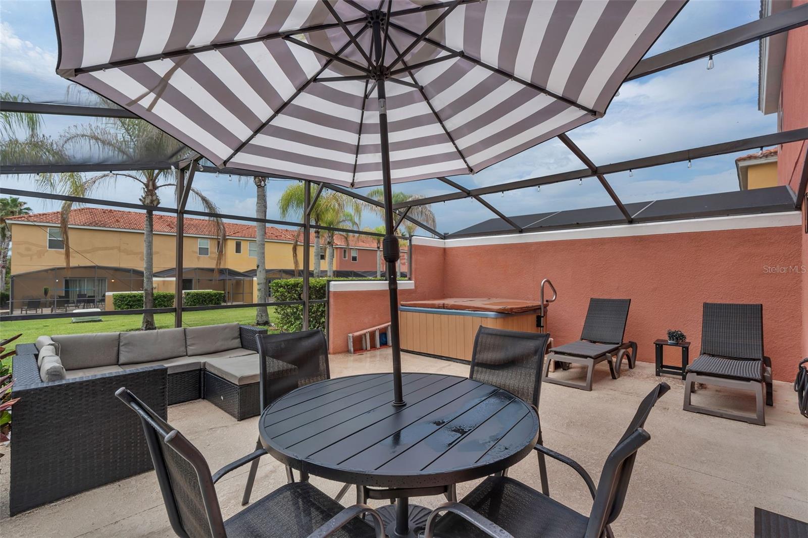 ENCANTADA PH 02 - Residential