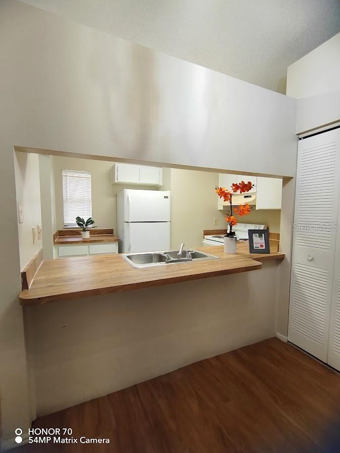 9TH STREET VILLAS A CONDOMINIU - Residential Lease