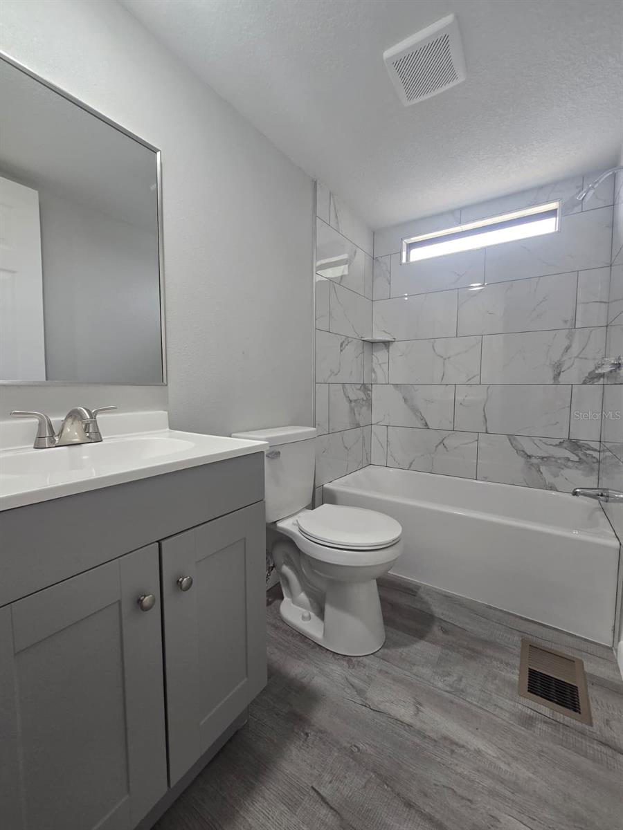 LAKE MARIANA ACRES - Residential