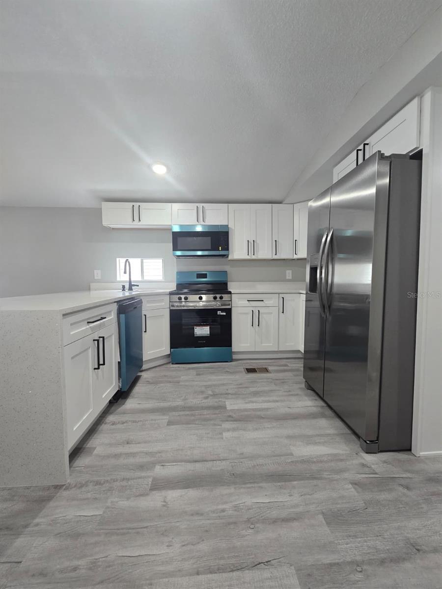 LAKE MARIANA ACRES - Residential
