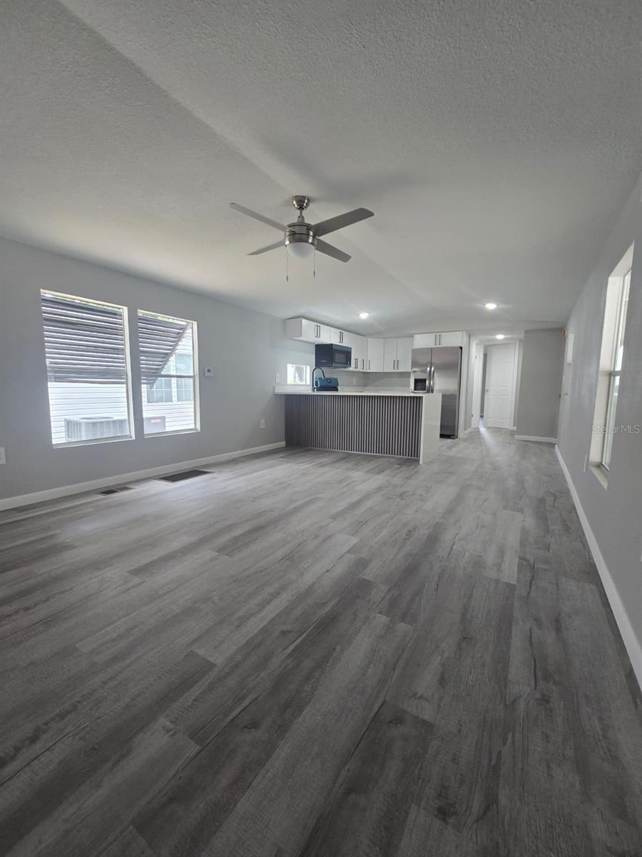 LAKE MARIANA ACRES - Residential