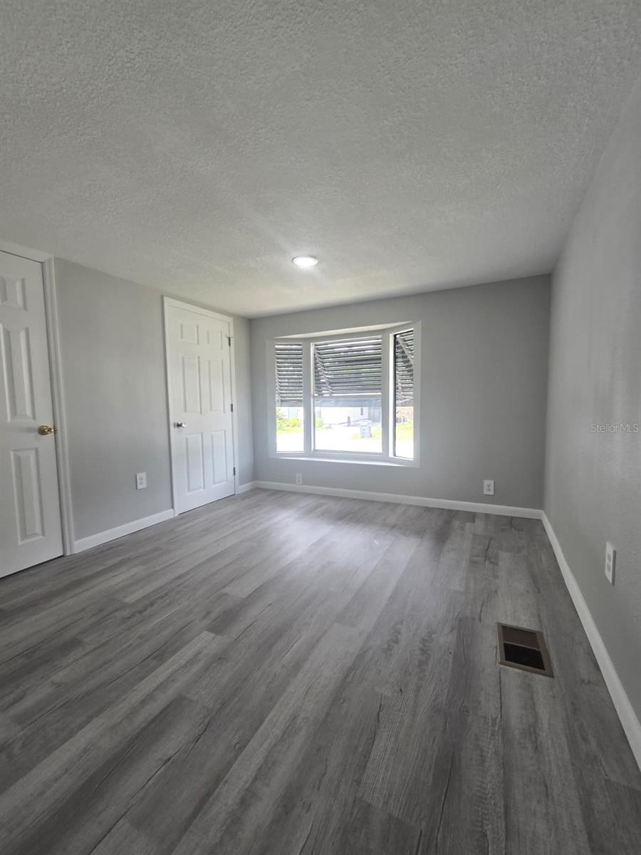 LAKE MARIANA ACRES - Residential