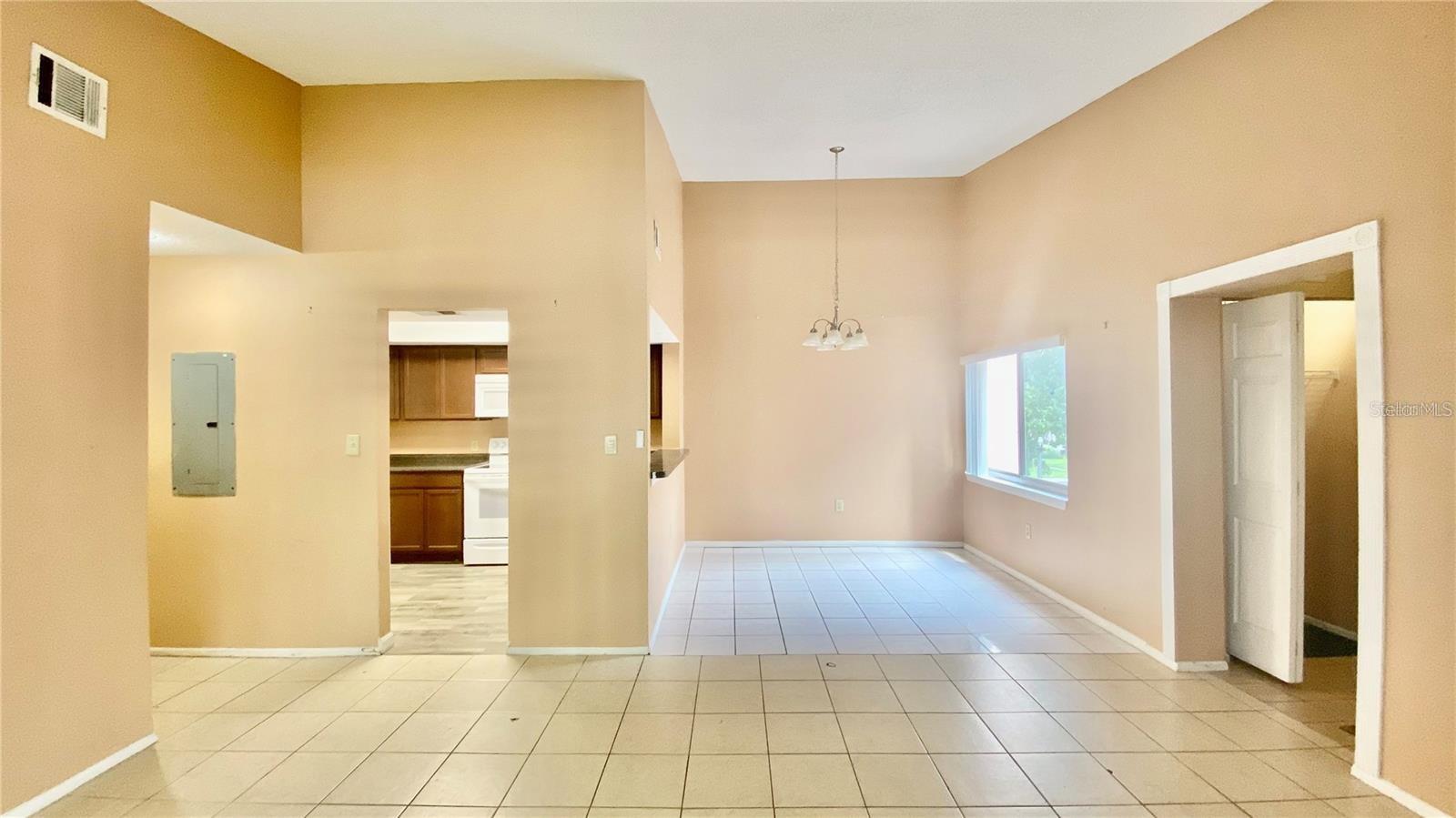LEMON TREE CONDO SEC 07 - Residential