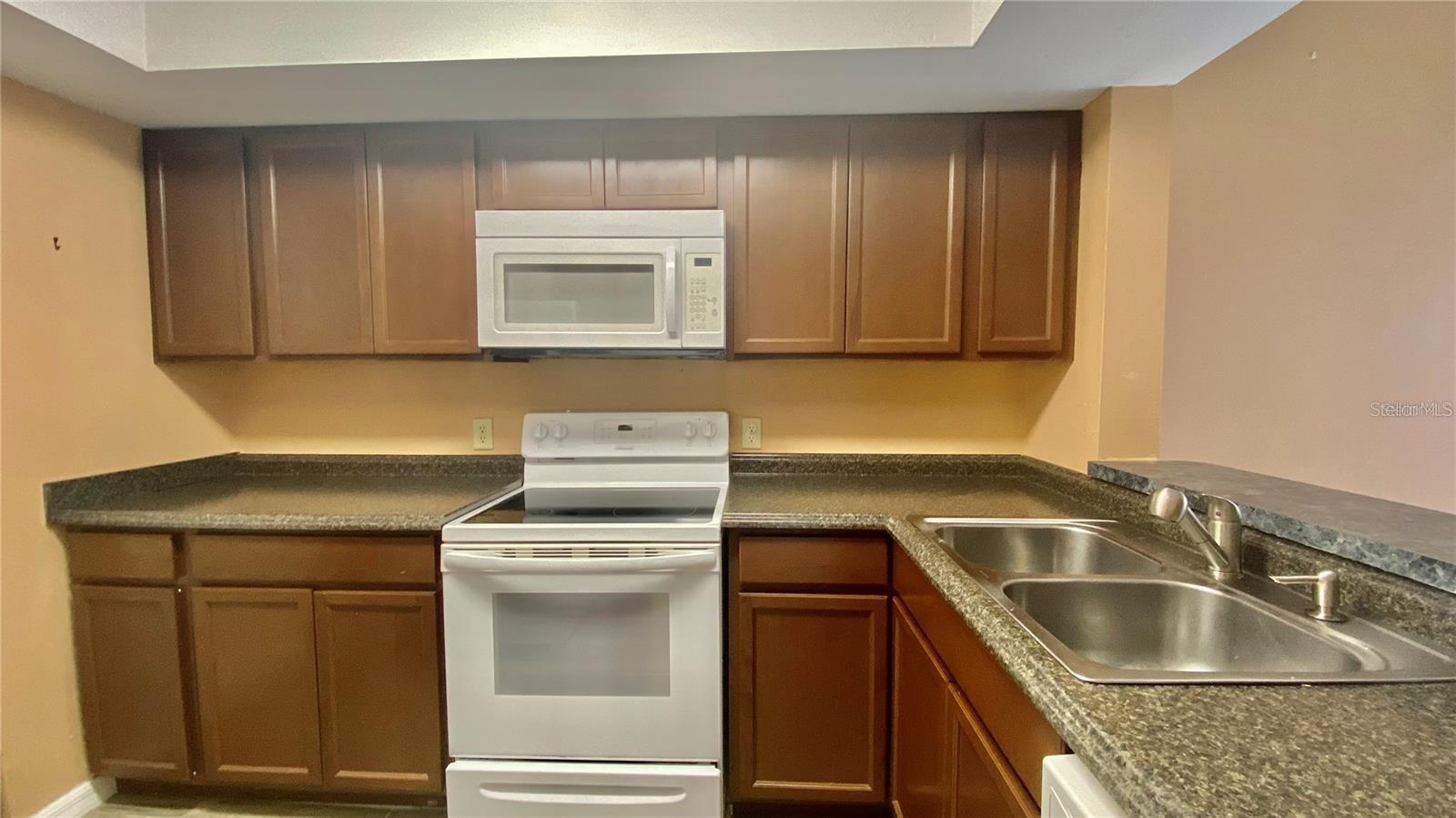LEMON TREE CONDO SEC 07 - Residential