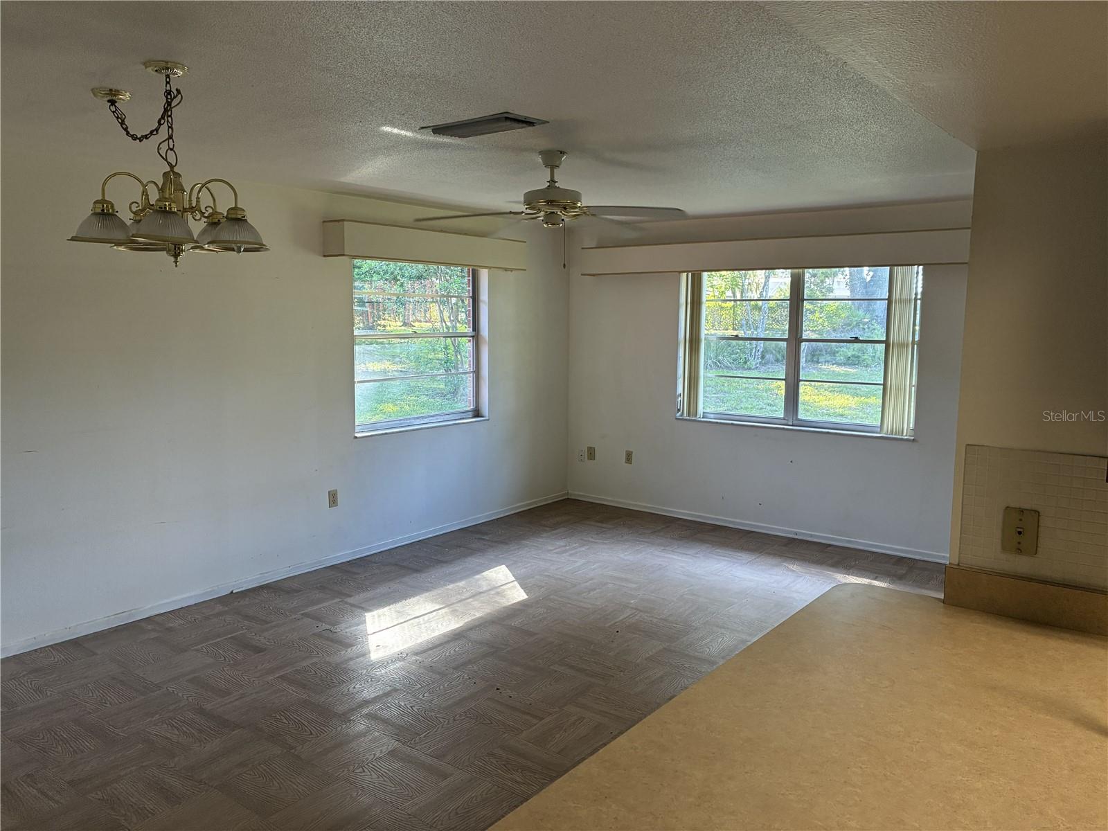 PICCIOLA HIGHLAND ESTATES - Residential