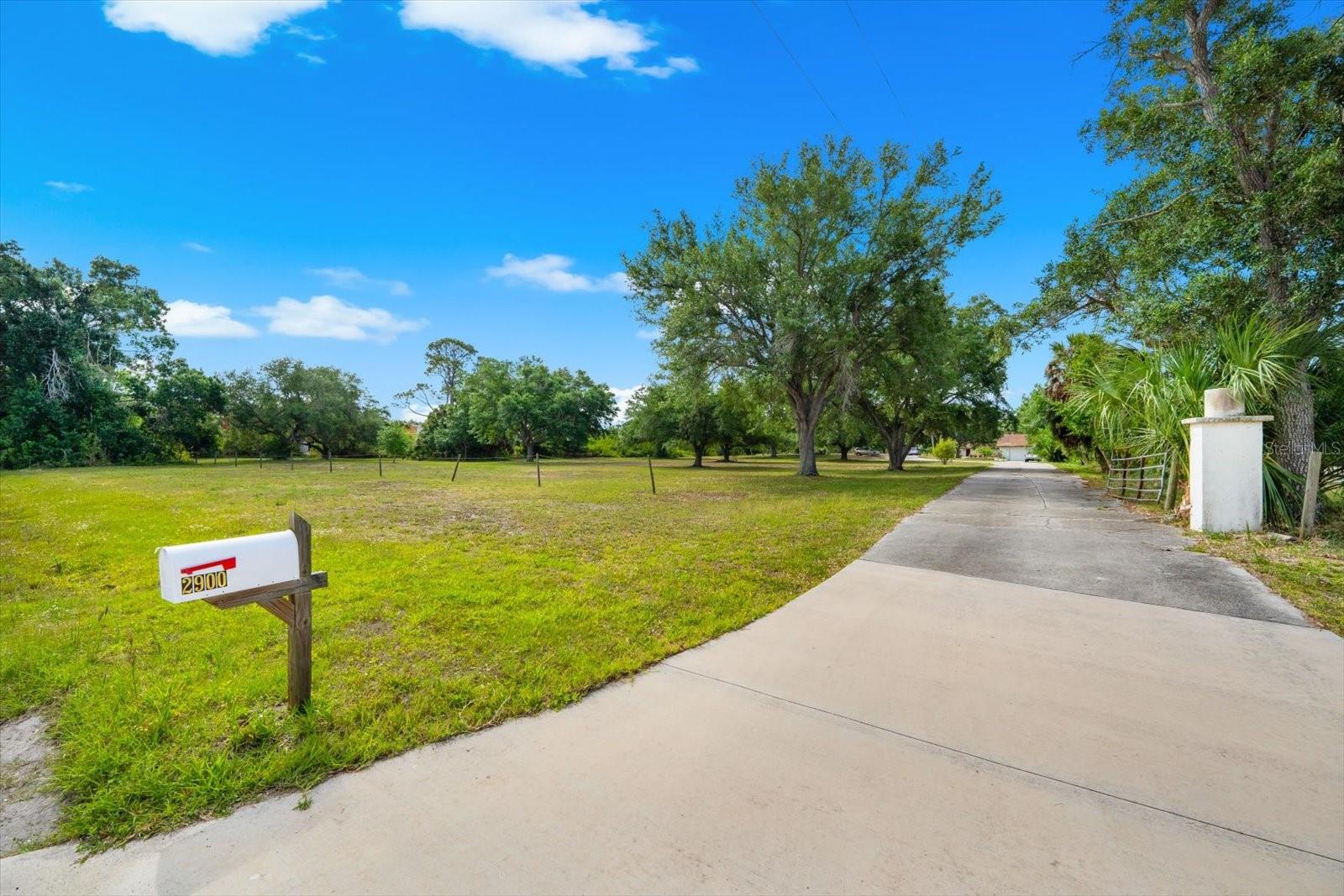 WOODLAND ACRES - Land