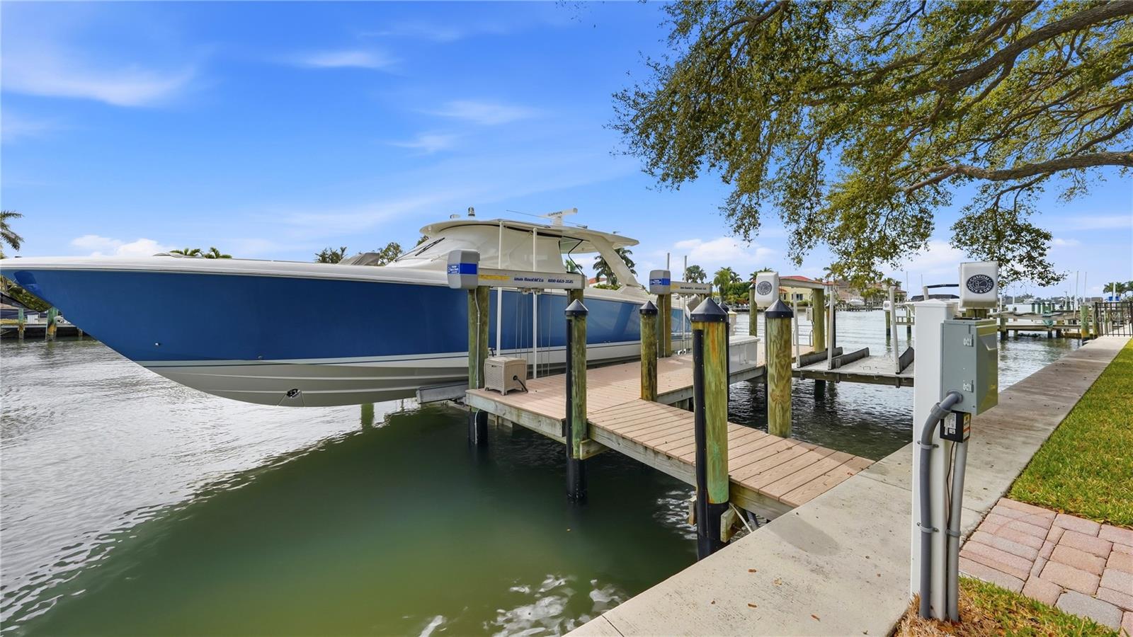 SOUTHPOINTE SHORES UNIT 1 - Residential