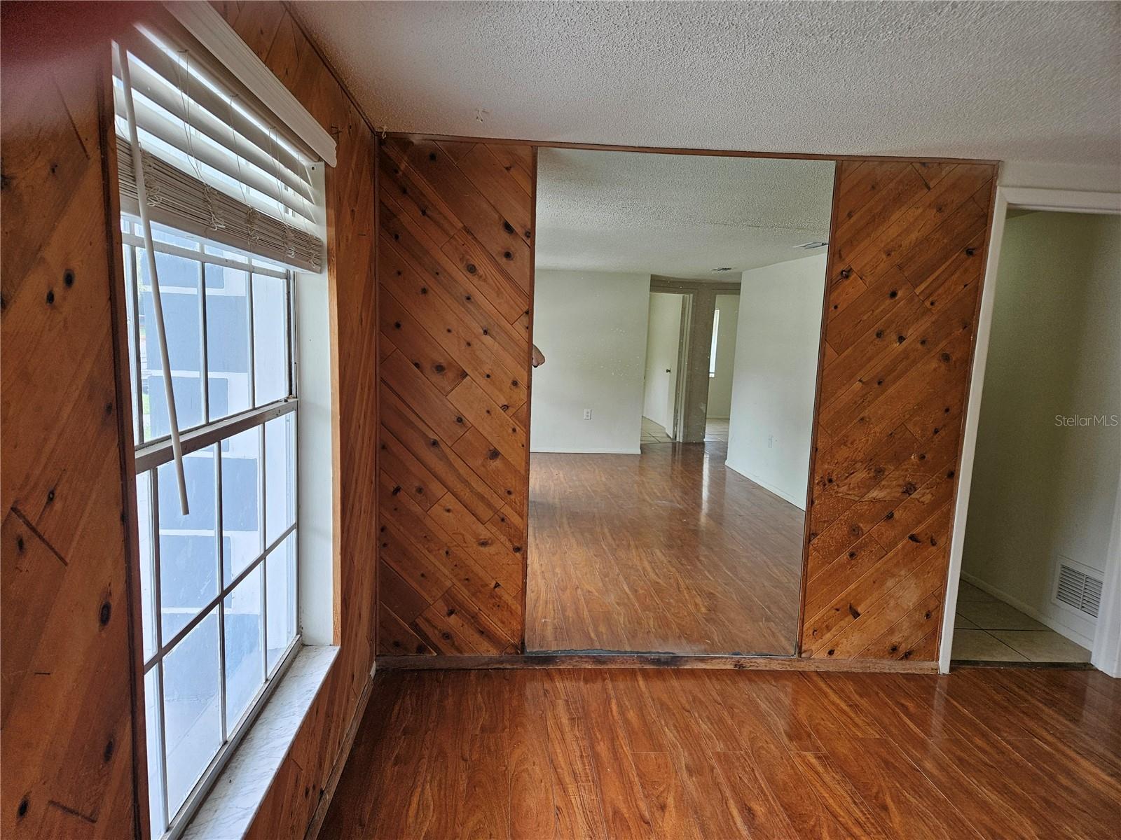 EMBASSY HILLS - Residential