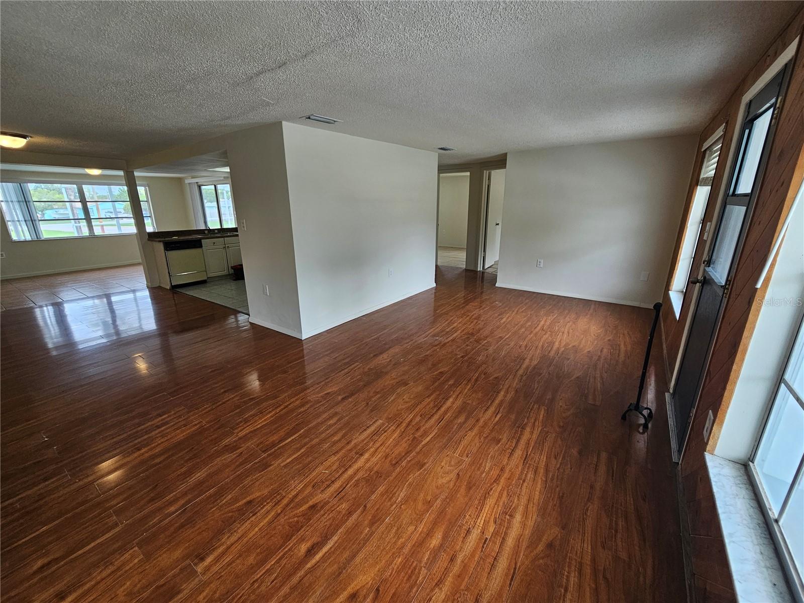 EMBASSY HILLS - Residential