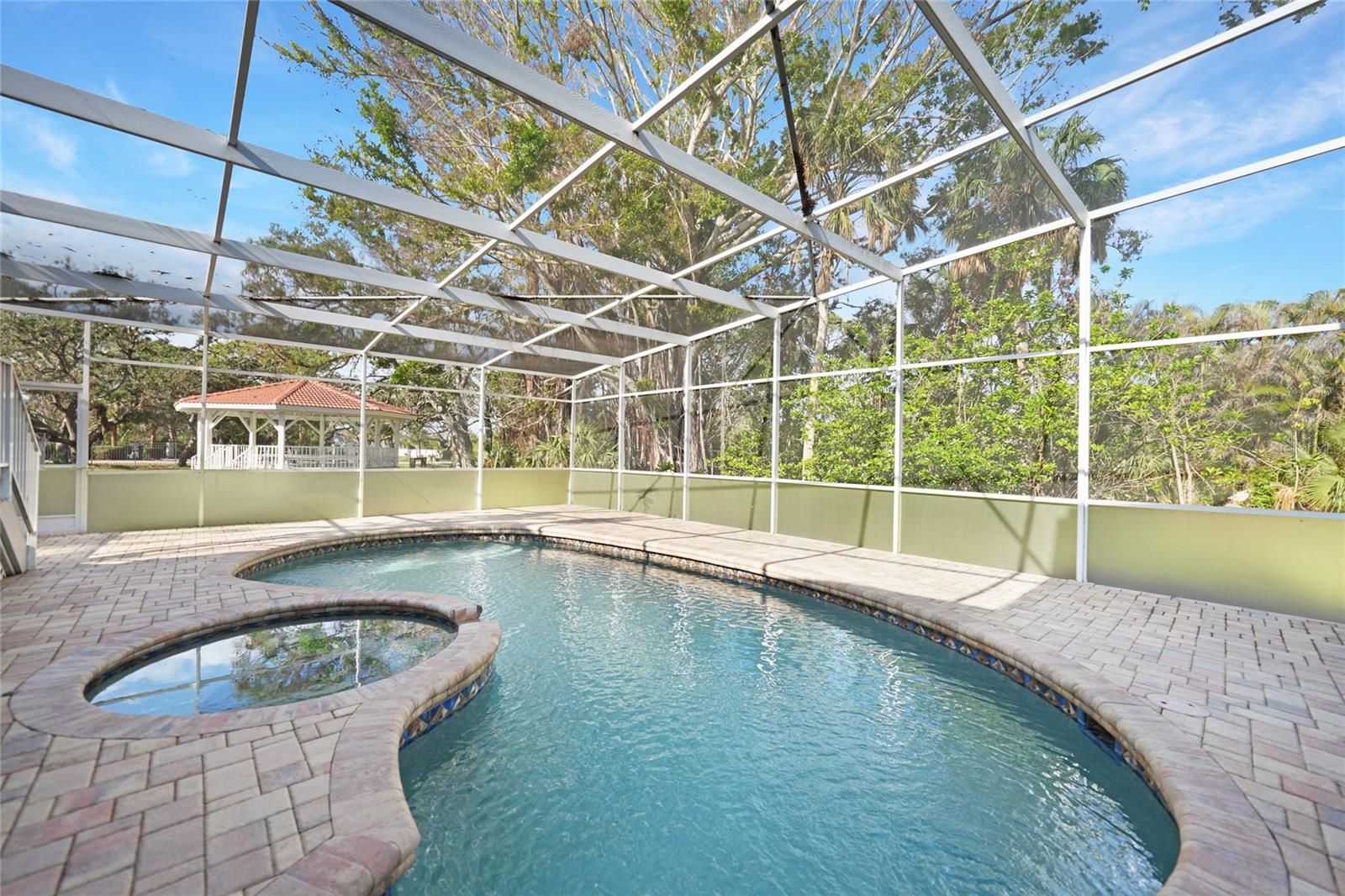 ENGLEWOOD GARDENS - Residential
