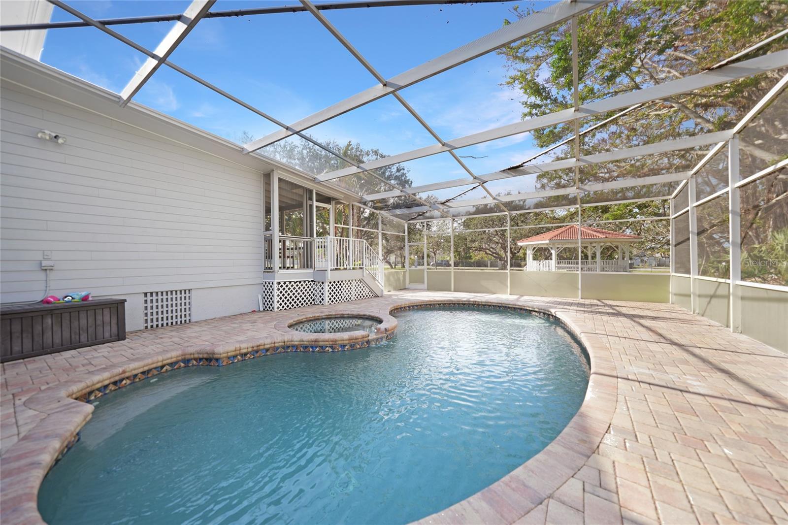 ENGLEWOOD GARDENS - Residential