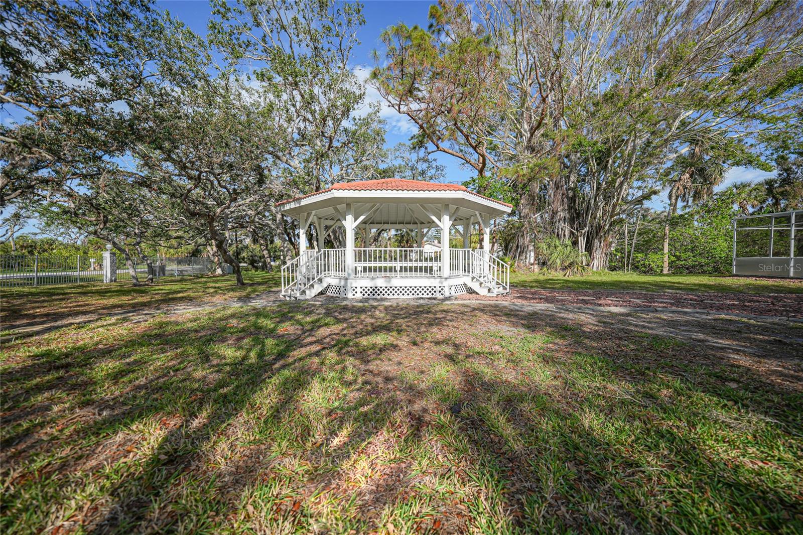 ENGLEWOOD GARDENS - Residential