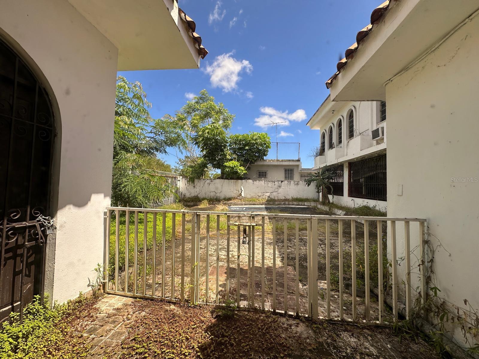 URBANIZACIÓN COUNTRY CLUB - Residential