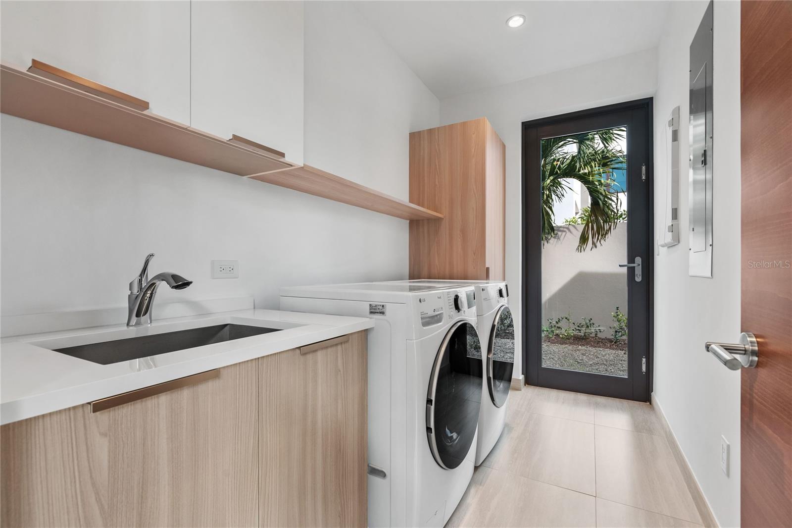 THE ISLES RESIDENCES AT DORADO BEACH - Residential