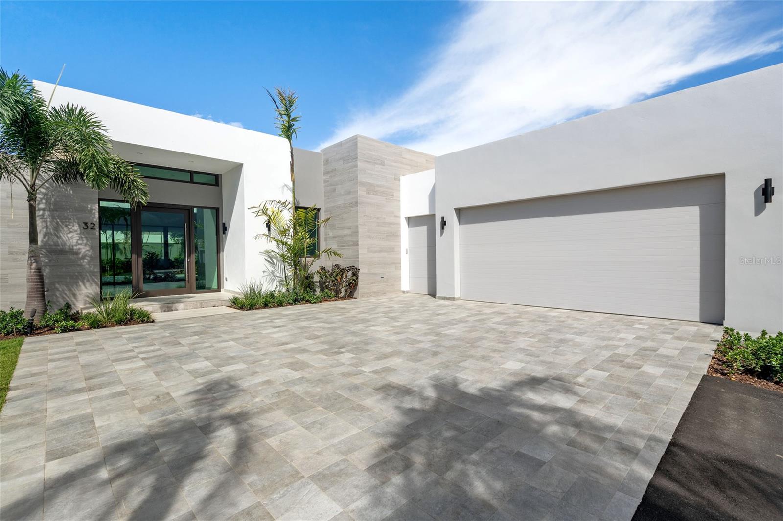 THE ISLES RESIDENCES AT DORADO BEACH - Residential