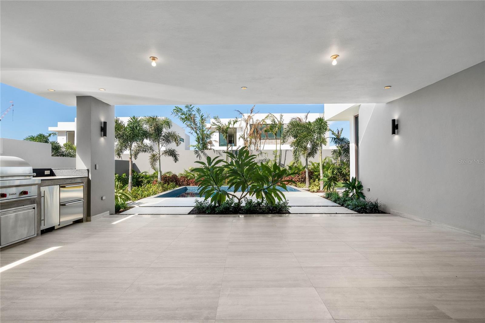 THE ISLES RESIDENCES AT DORADO BEACH - Residential