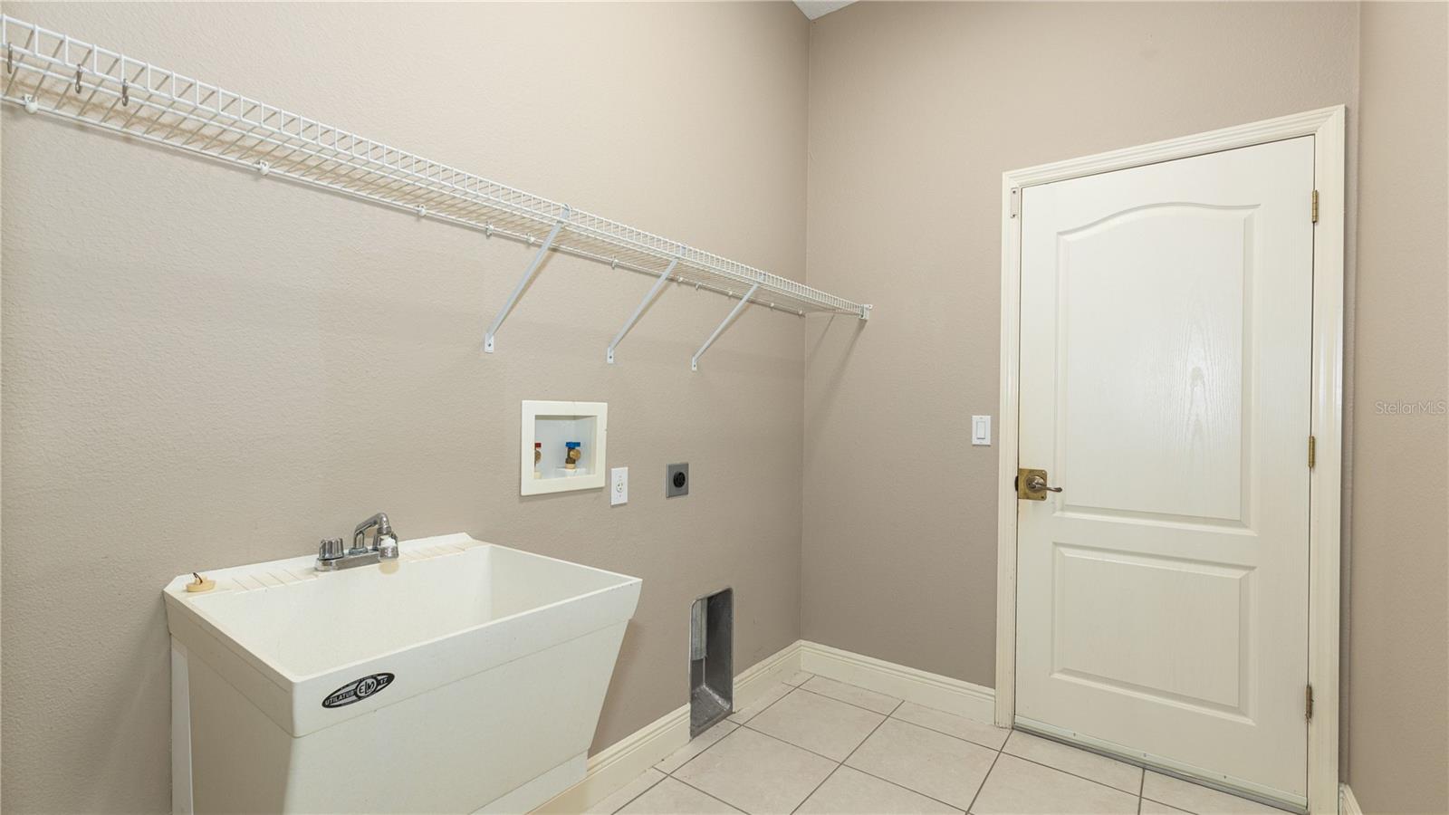 STONE ISLAND ESTATES UNIT 03 - Residential