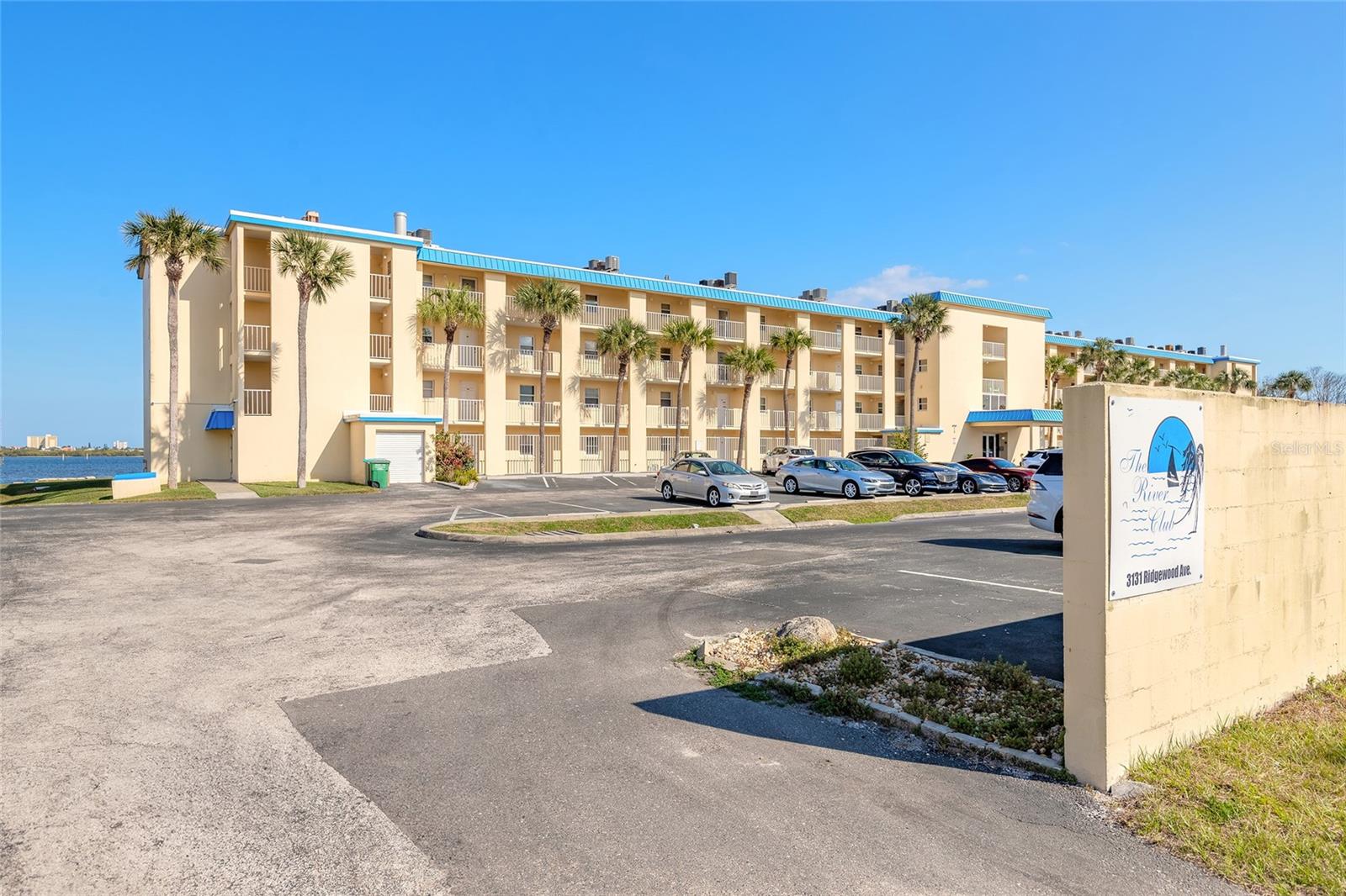 RIVER CLUB - Residential