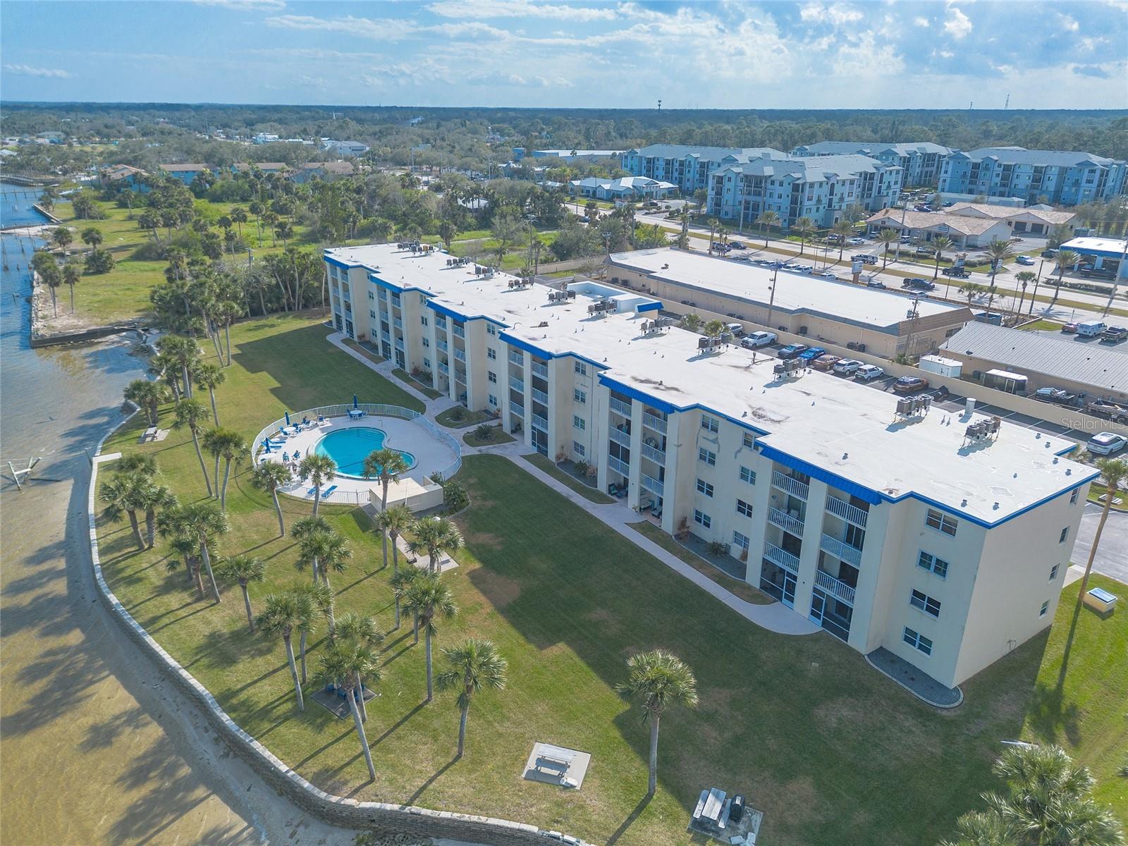 RIVER CLUB - Residential