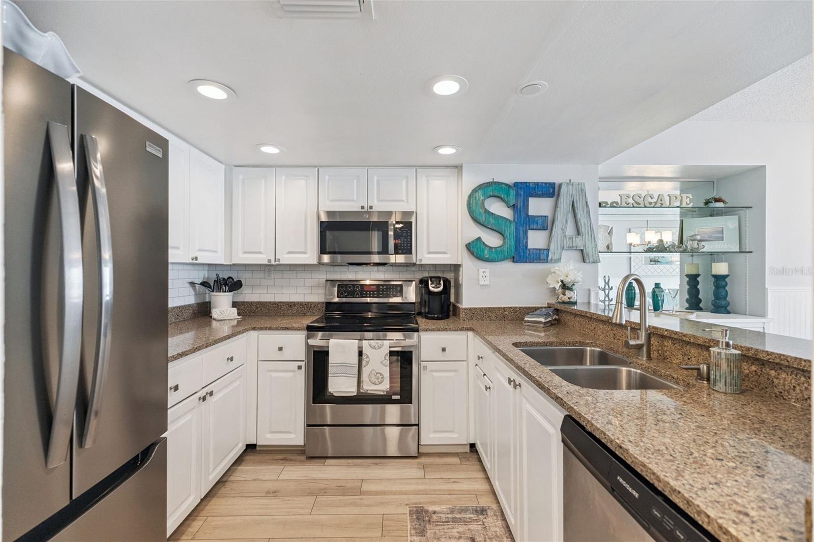 SEASCAPE TOWERS CONDO PH 01 - Residential