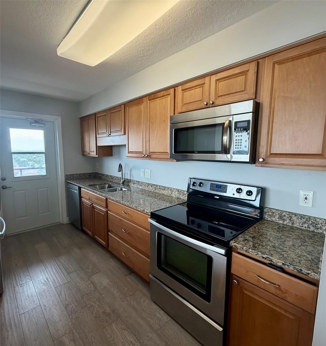 ALIKI GOLD COAST CONDO 01 - Residential