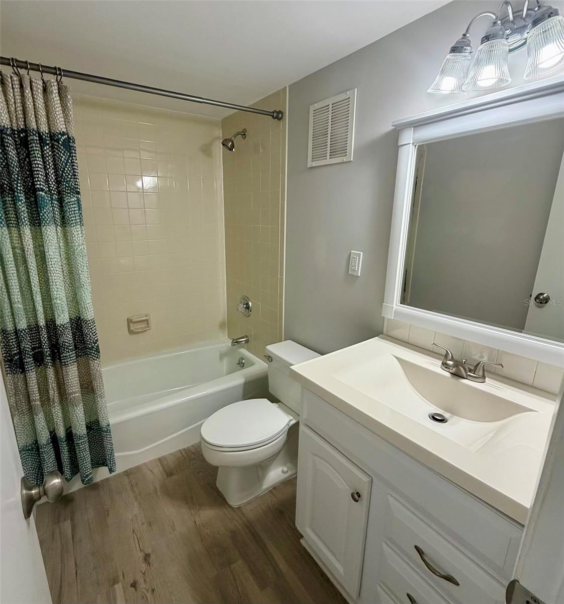 ALIKI GOLD COAST CONDO 01 - Residential