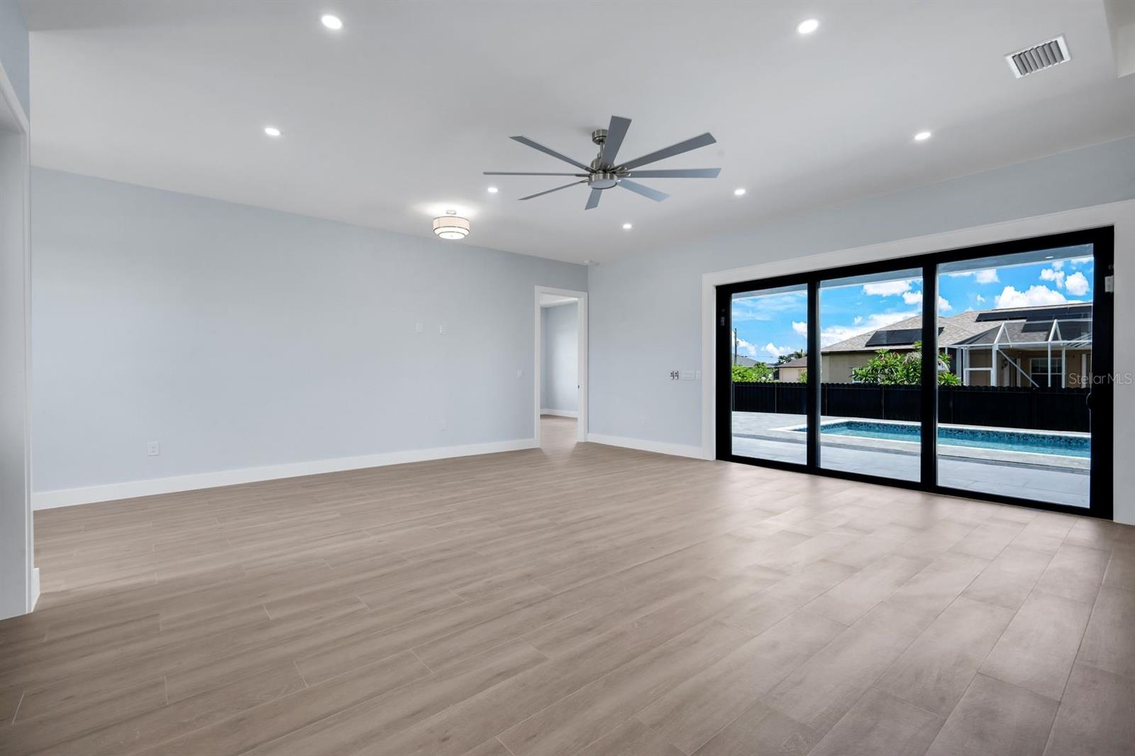 SOUTH GULF COVE - Residential